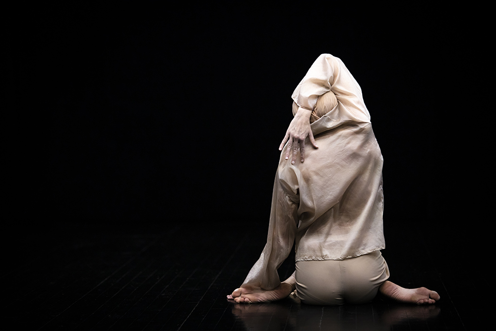 Conversation Pieces — fotografija Darja Stravs Tisu